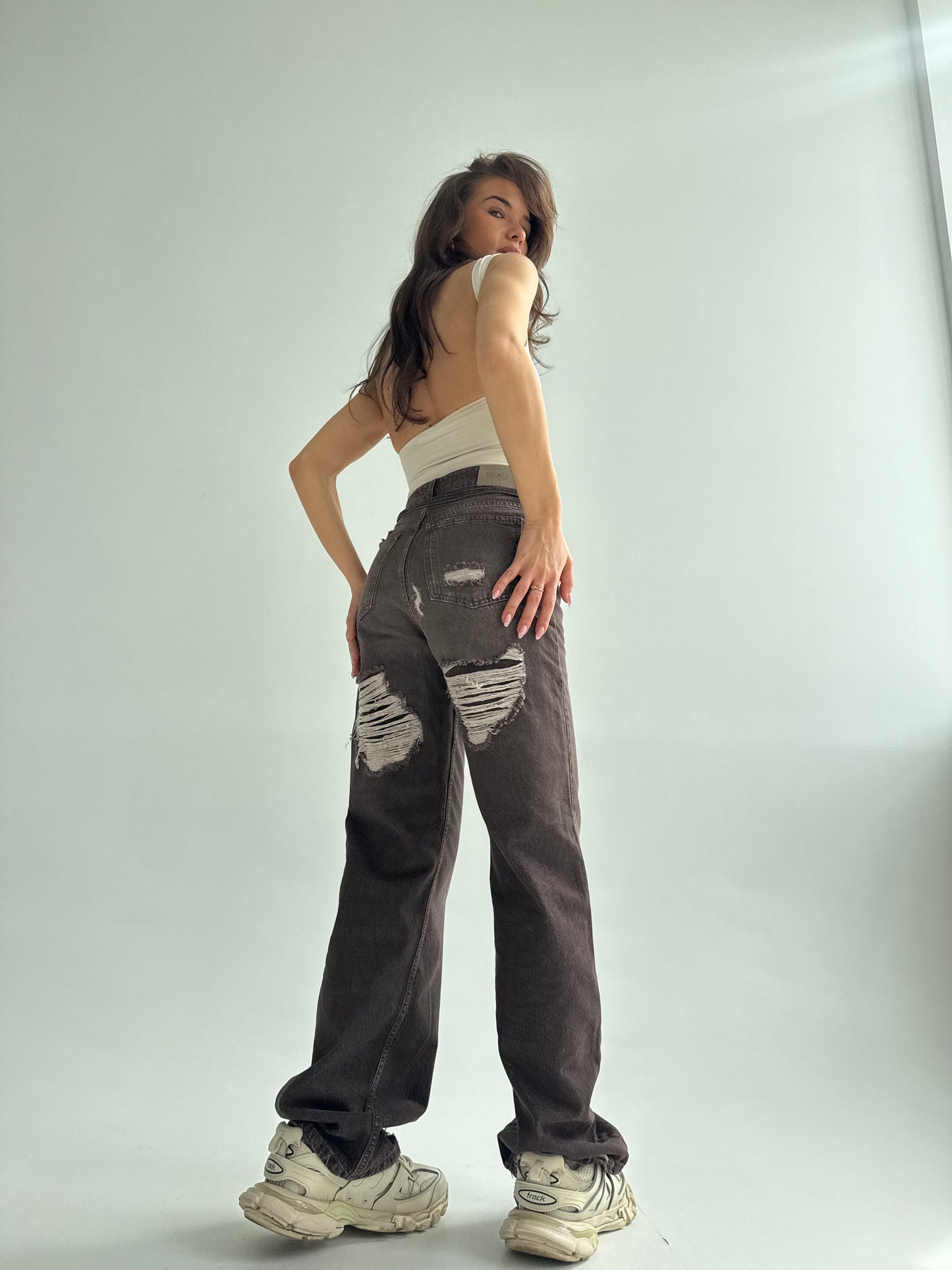 “Cool Girl Jeans” in Choco