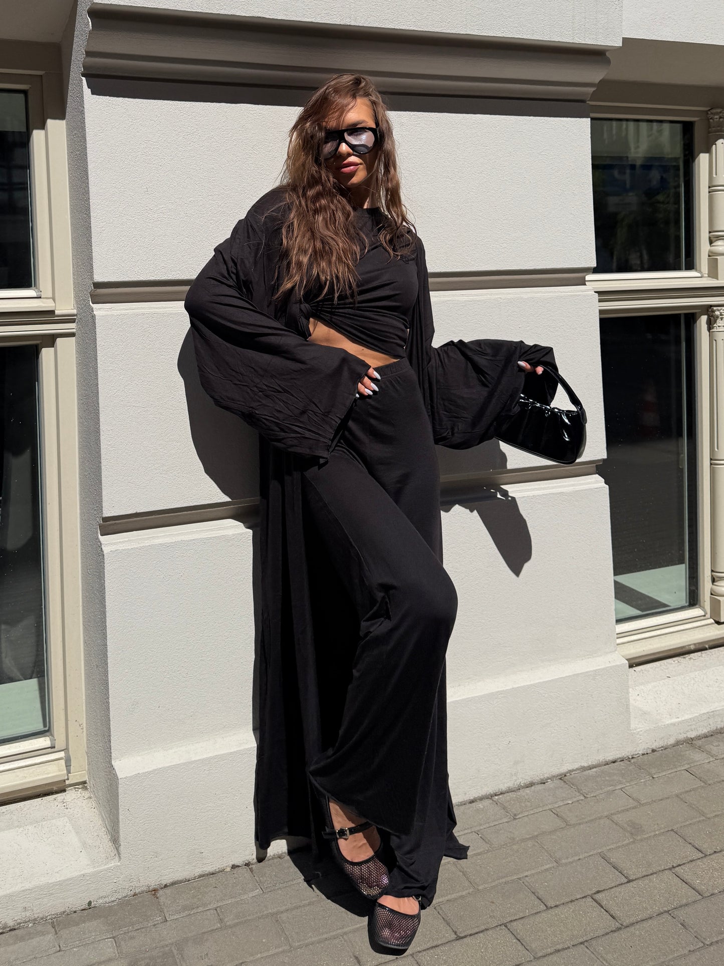 Set “The Riviera” in black