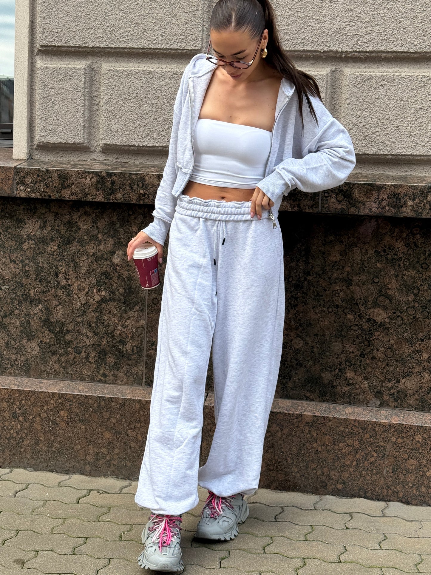 “Effortless Cool” set in grey