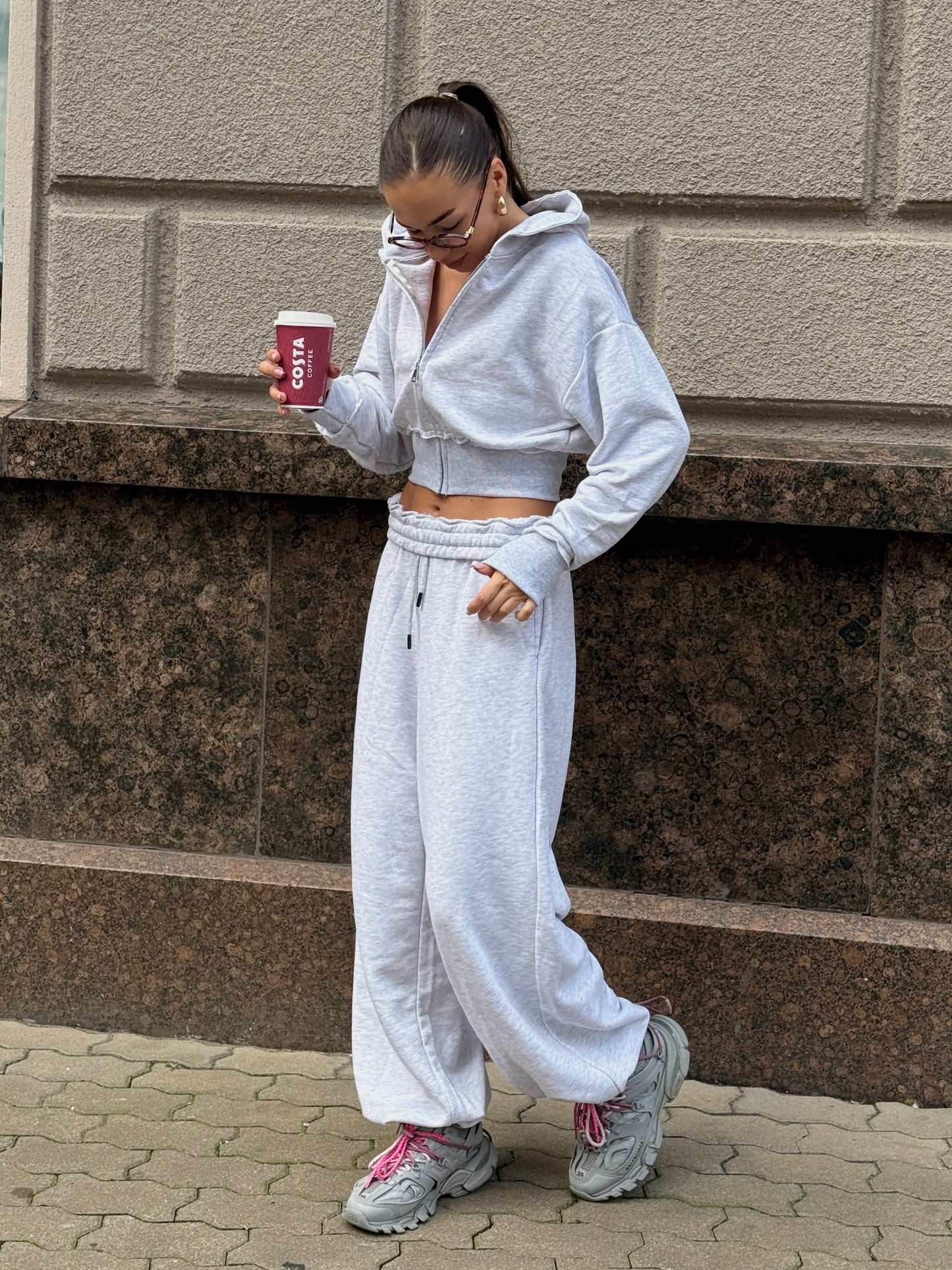 “Effortless Cool” set in grey