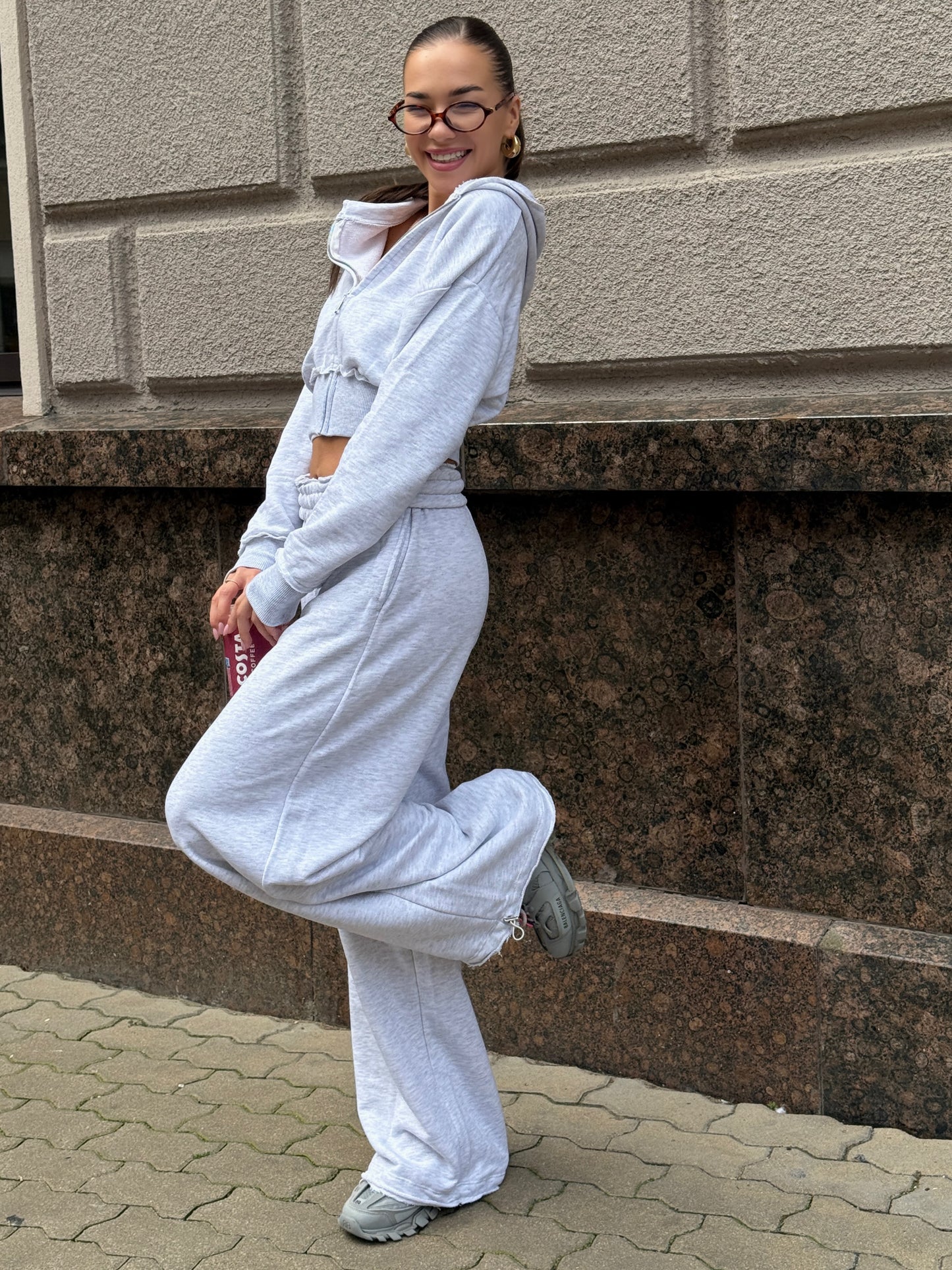 “Effortless Cool” set in grey