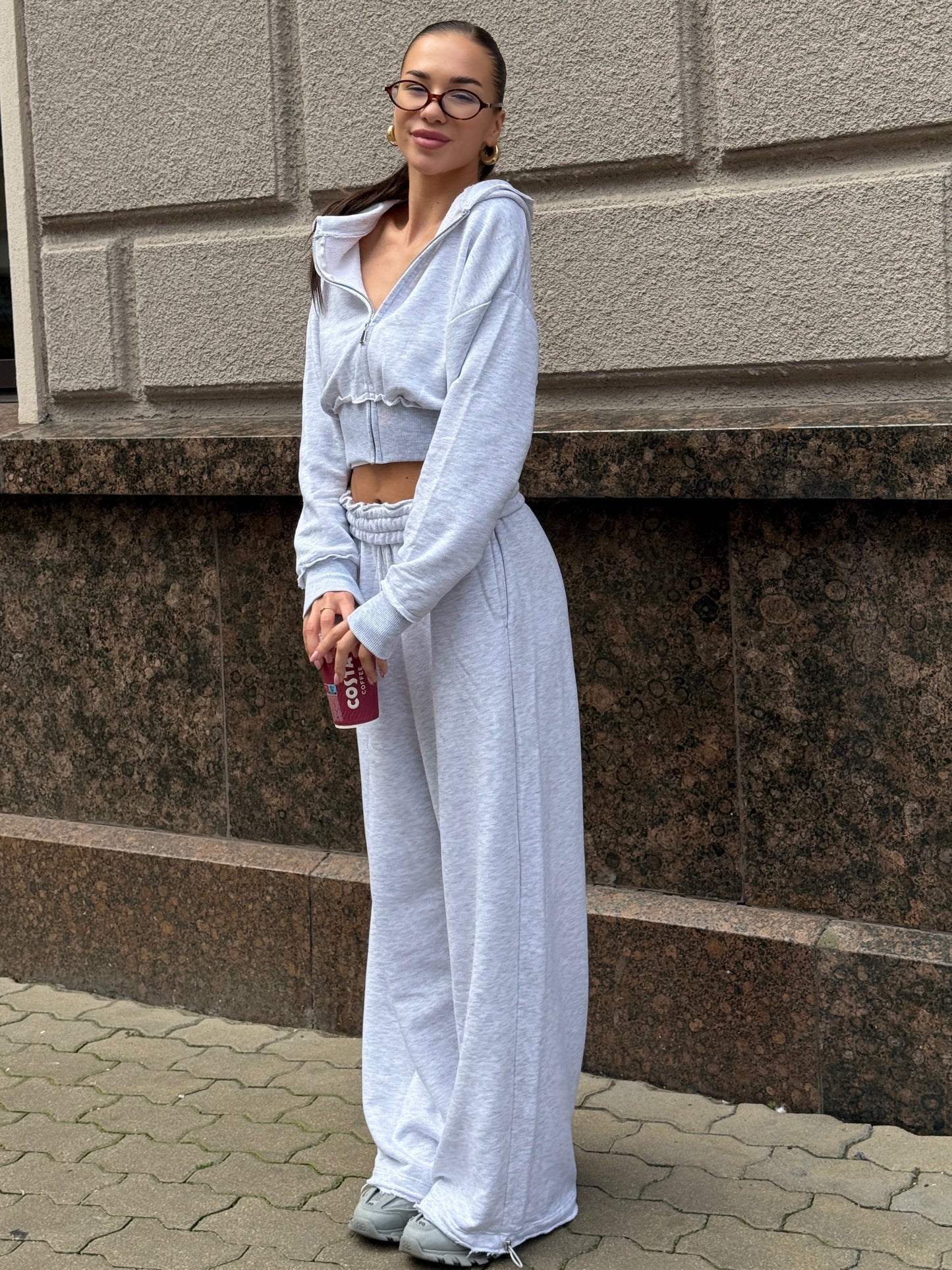 “Effortless Cool” set in grey